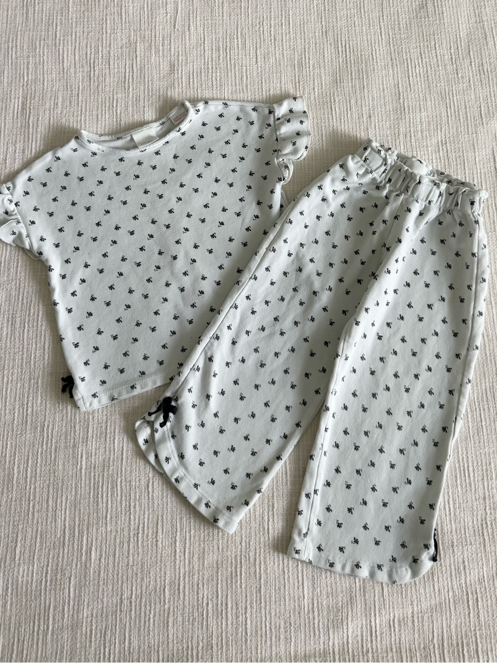 Kids White Floral-Print Set - Soft Short Sleeve Top & Elastic Waist Pants